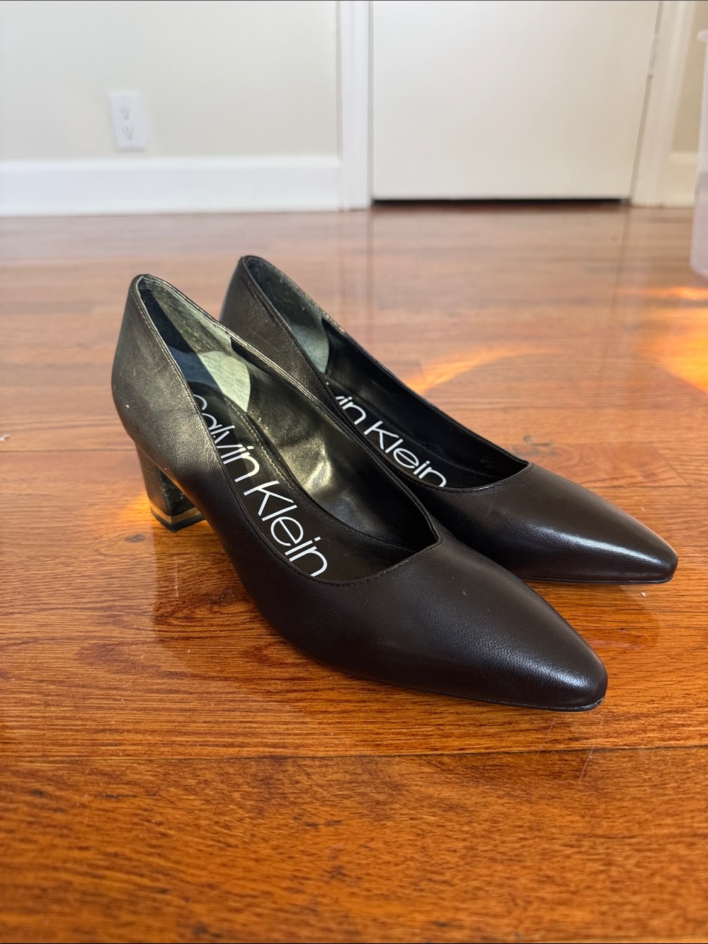 Calvin Klein Black Pointed-Toe Mid Heel Pumps